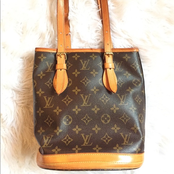 Louis Vuitton Handbags - 〰️Louis Vuitton Petit Monogram Bucket〰️